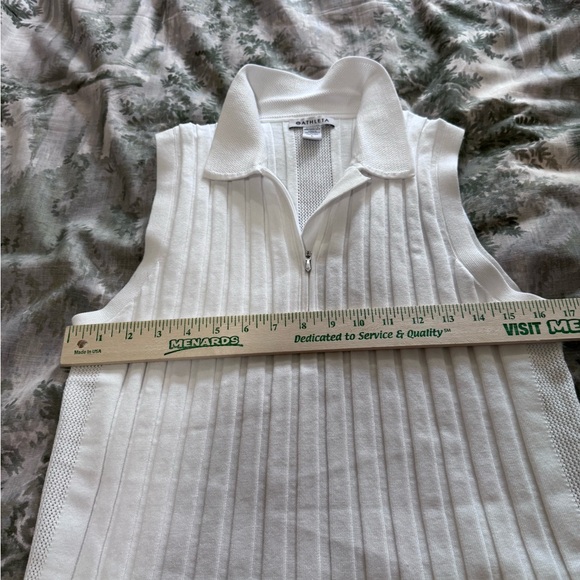 Athleta White Ribbed sweater vest. Sz L - Picture 15 of 16
